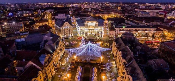 Roata Panoramica Brad Din Leduri Inalt De M Fulgi De Zapada Si